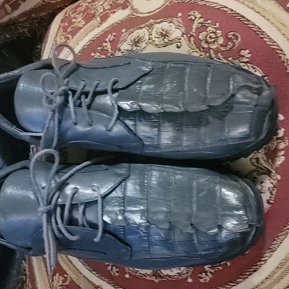 Pre owned sneakers